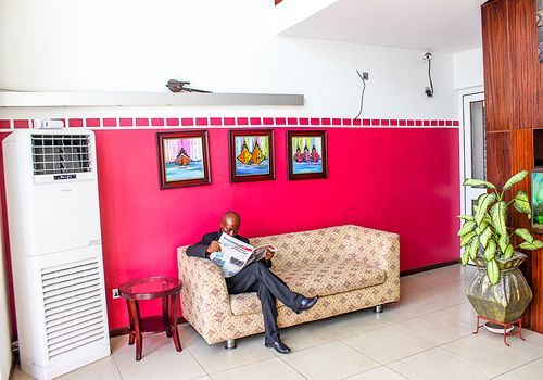 Maxlot Hotel Accra Exterior photo